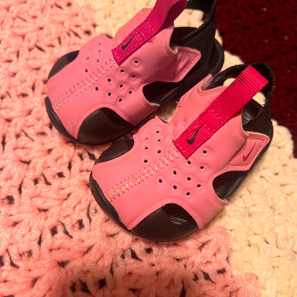 Nike Kids Pink and Black Play Sandals